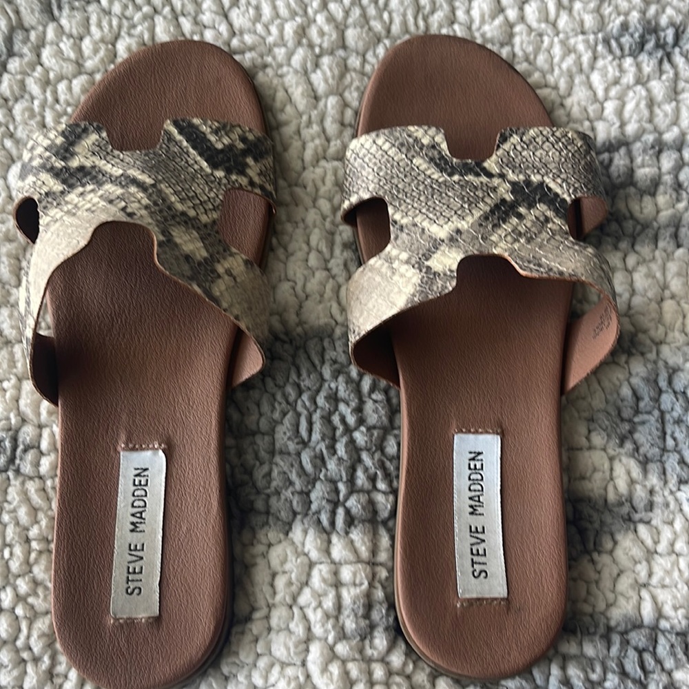 Steve Madden sandals